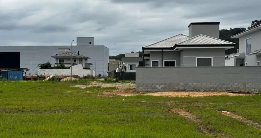 Terreno à venda na Vila Becker, Santo Amaro da Imperatriz 
