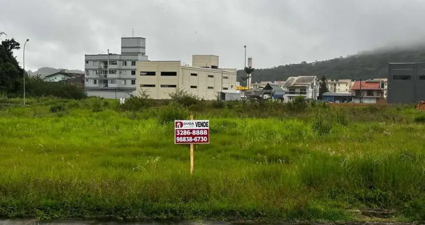 Terreno à venda na Vila Becker, Santo Amaro da Imperatriz 