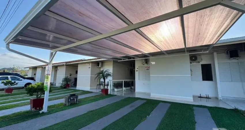 Casa em condomínio fechado com 3 quartos à venda na Avenida Paulo Roberto Vidal, Bela Vista, Palhoça