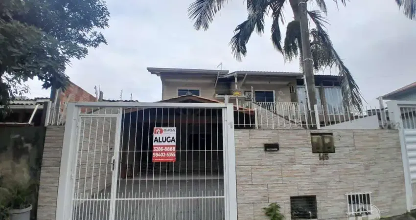 Casa com 2 quartos para alugar na Rua dos Ipês Amarelo, Madri, Palhoça