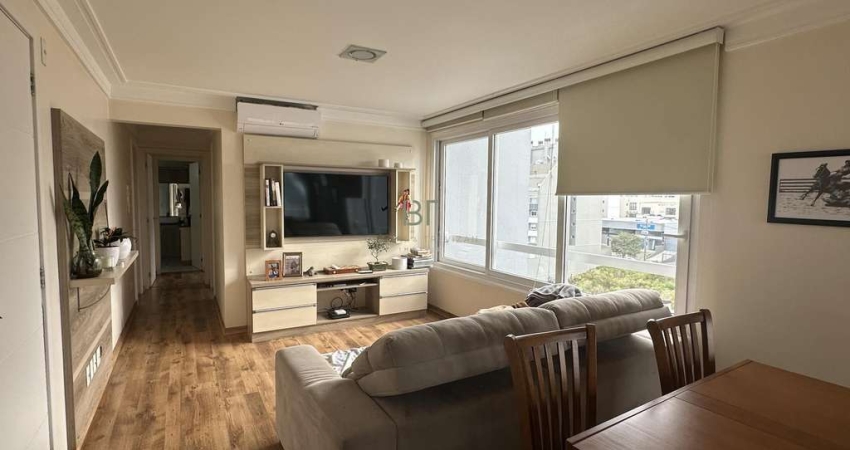 APARTAMENTO SEMIMOBILIADO 2 DORMITÓRIOS SENDO 1 SUÍTE E BOX DUPLO NO VILLAGIO