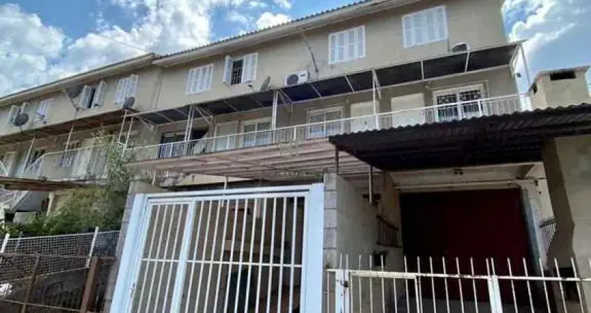 SOBRADO SEMIMOBILIADO INDIVIDUAL  COM 2 DORMITÓRIOS E 1 VAGA NO DESVIO RIZZO