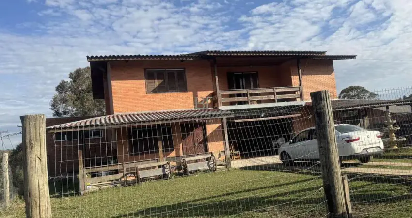 CHÁCARA COM CABANHA EM PLENO FUNCIONAMENTO COM 20 CAVALOS