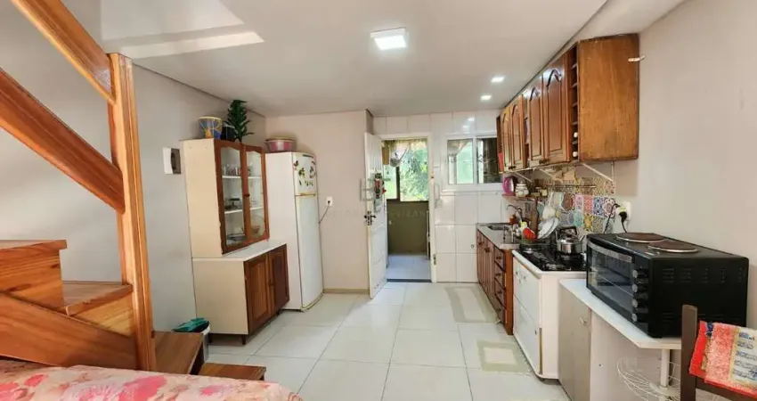 SOBRADO TRIPLEX COM 02 DORMITÓRIOS E 2 VAGAS NO BAIRRO SÃO LUIZ