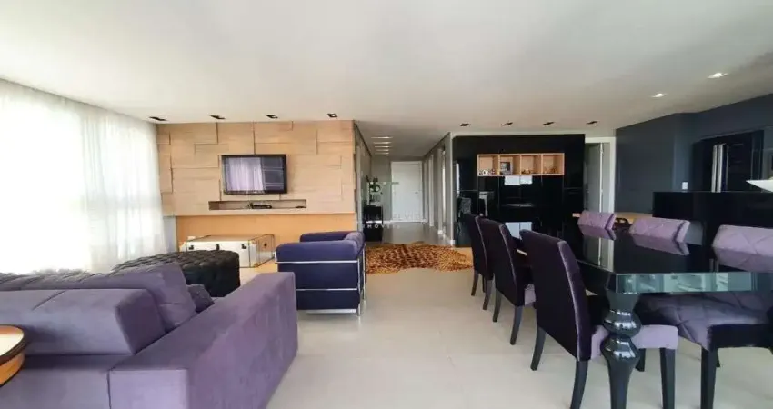 Apartamento semimobiliado com 3 suítes e 3 vagas no bairro madureira