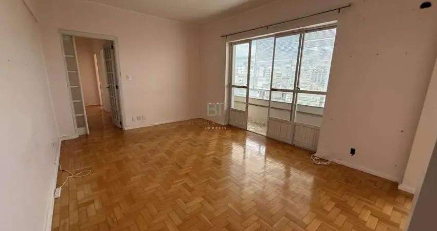 Apartamento semimobiliado 2 dormitórios com closet no centro