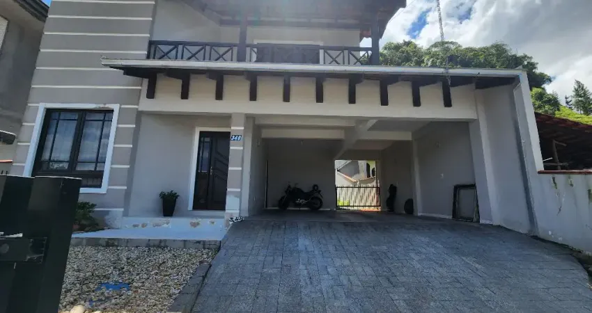 SOBRADO AVERBADO NO AVENTUREIRO COM QUARTO DORMITORIOS