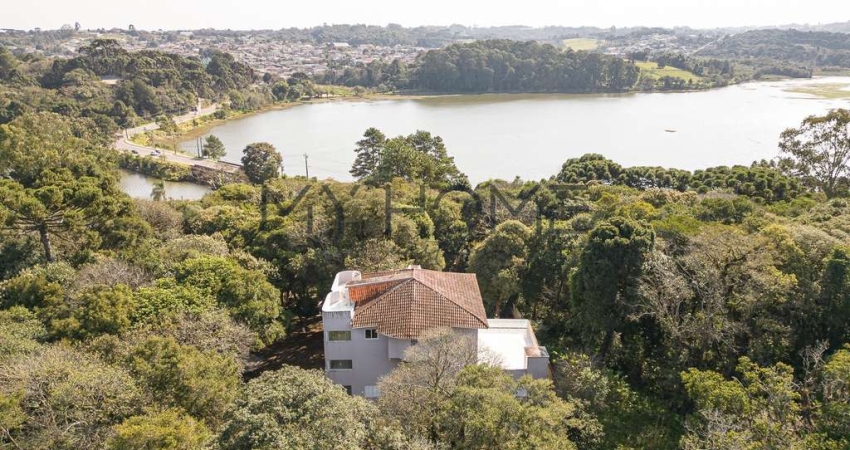 Casa charmosa abraçada pela natureza no Parque Passaúna - 5 Dormitórios - 454 m²