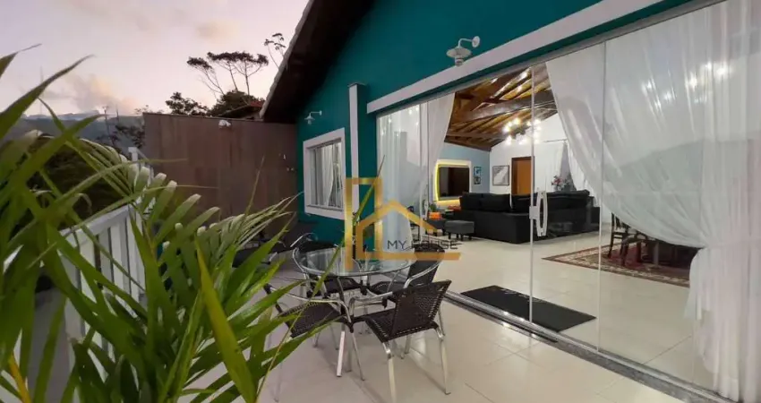 Casa em condomínio com 4 suítes na barra do Imbui em Teresópolis-RJ
