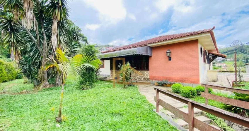 Casa libear com 6 dormitórios à venda, 269,84m² m² por r$ 1.100.000 - iucas - teresópolis/rj