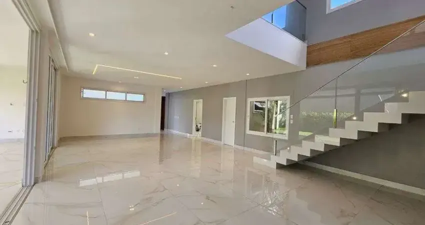 Casa com 5 suítes em ponta negra- condomínio flora boulevard