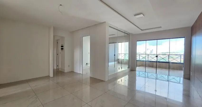 Lindo apartamento com 3 quartos em candelaria cond. golden green