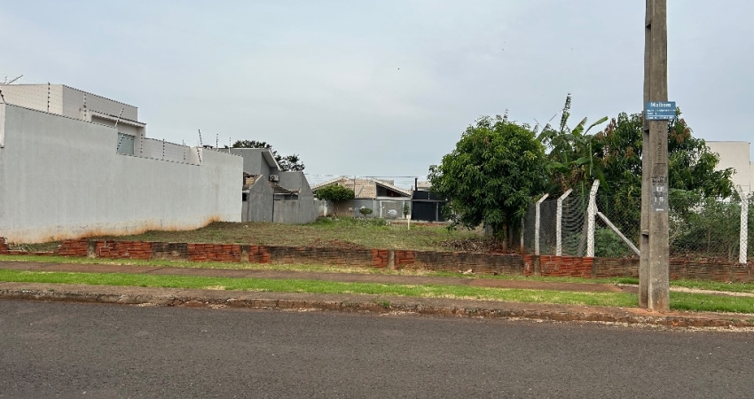 Terreno com área 400m2 !!  Jardim Oriental em Maringá.