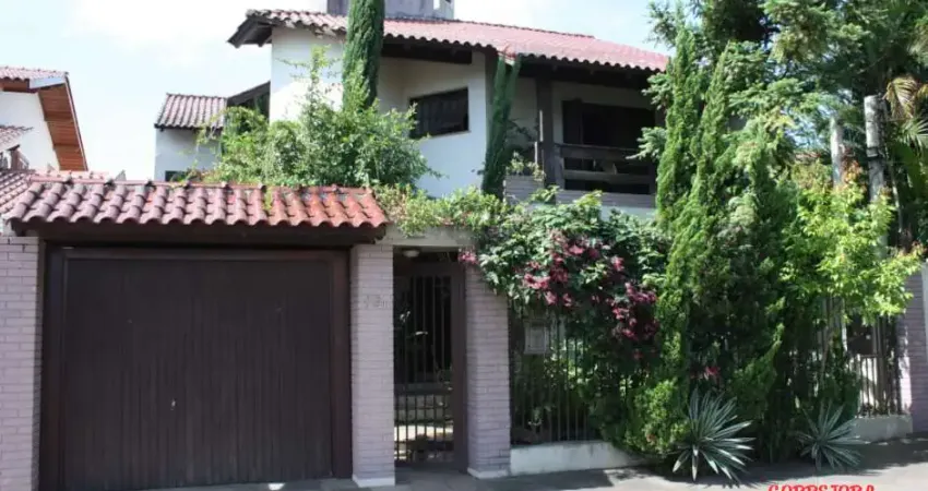 Sobrado de fino acabamento, com 320m² em localização nobre de esteio.