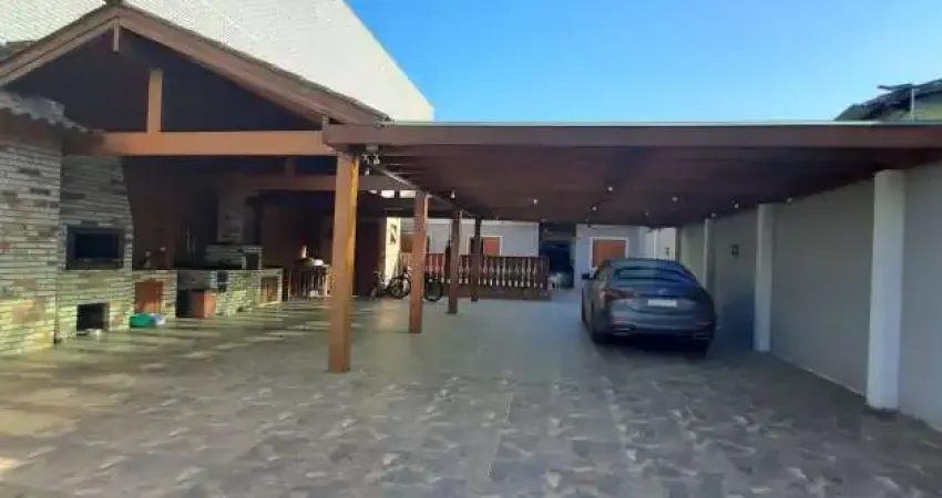 Fina residência de 158m² e terreno de 11x58 no centro de esteio.