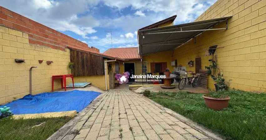 Casa com 2 dormitórios à venda, 48 m² por R$ 365.000,00 - Cruz das Almas - Araçariguama/SP