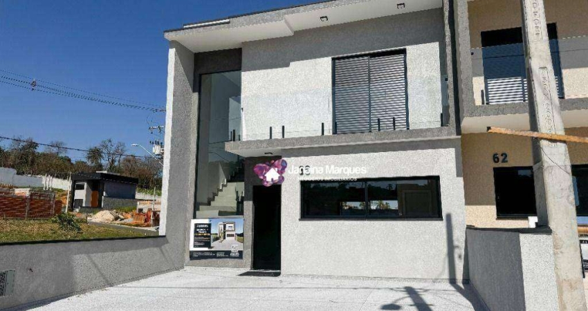 Sobrado com 3 dormitórios à venda, 128 m² por R$ 875.000 - Cruz das Almas - Araçariguama/SP