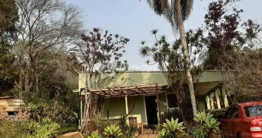 Sítio com 3 dormitórios à venda, 33000 m² por R$ 1.300.000,00 - Icavetá do Meio - Pirapora do Bom Jesus/SP