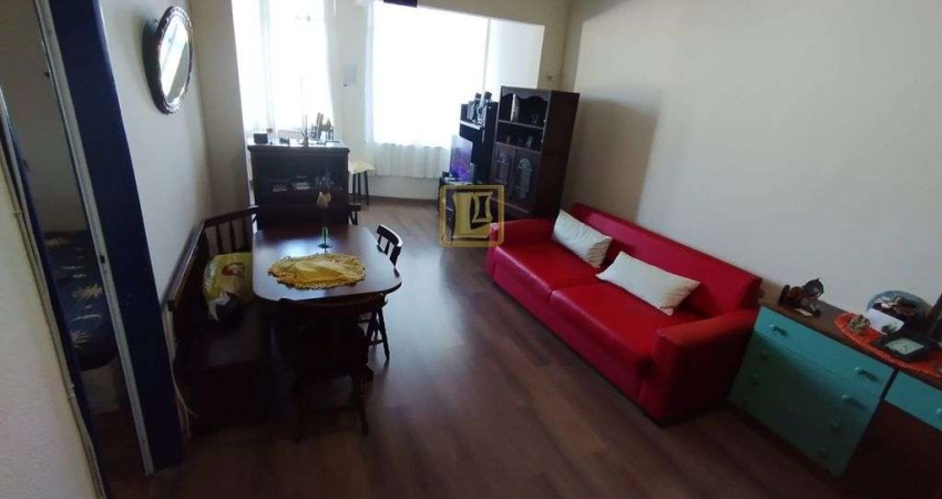 Apartamento em Santa Teresa com Dois Quartos e Dependência