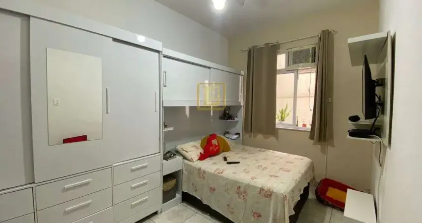 Apartamento de quarto e sala amplo na rua riachuelo no centro do rio de janeiro