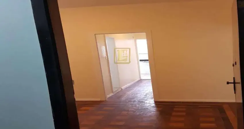 Apartamneto emsanta tresa, 3 dormitórios,2 banheiros e 80 metros quadrados.