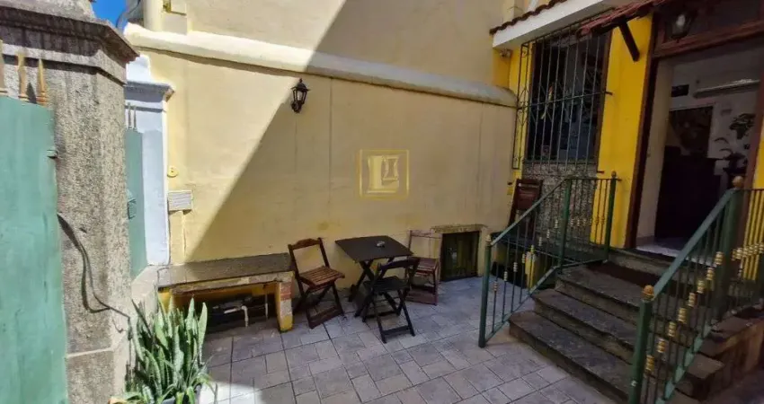 Hostel com cerca de 250 metros quadrados no Bairro Catunbí.