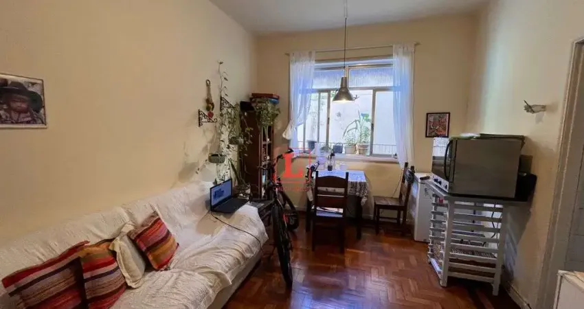 Apartamento  2 quartos+varandinha com 76m² na rua monte alegre santa teresa