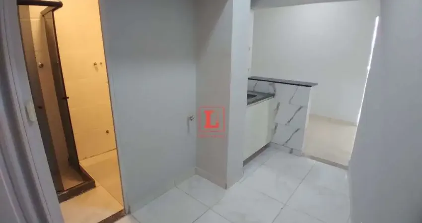 Apartamento à Venda com 1 quarto, 1 banheiro e 32 m² por R$ 210.000