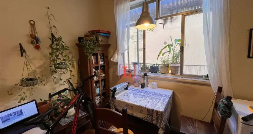 Apartamento  2 quartos+varandinha com 76m² na rua monte alegre santa teresa