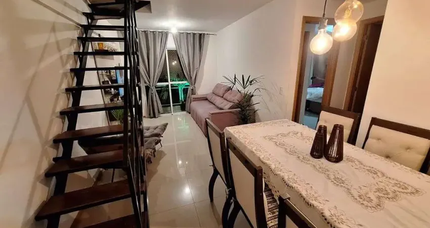 Cobertura no Reserva Roux, 120m, sendo 1 suíte. Piscina e área ampla. 2 vagas.