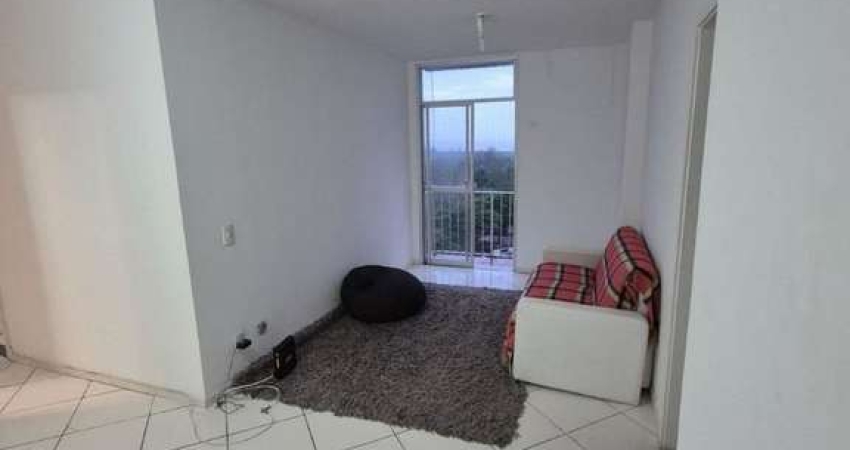 Pontões, Barra Sul, 2 quartos com vaga, 60m com sala ampla e varanda. Lazer.