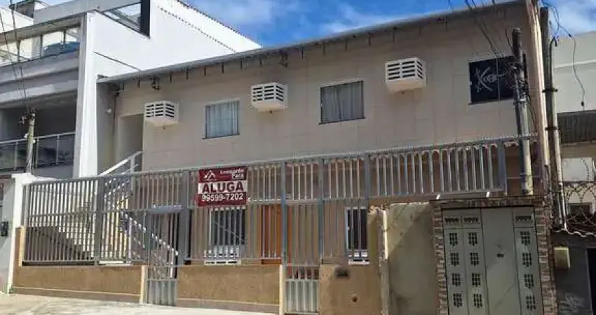 Vista Alegre, Apartamento com Sala com cozinha, banheiro e 1 quarto. Reformado.