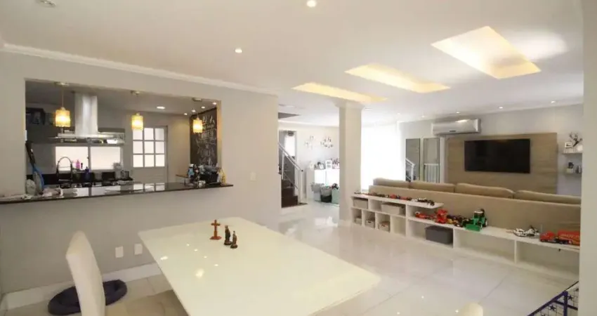 Bosque dos esquilos, 4 quartos sendo 4 suítes, 2 vagas, piscina e área gourmet.