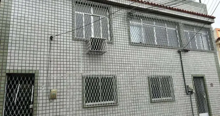 Casa a venda, sala ampla com 4 quartos, 3 vagas e terraço. piedade.