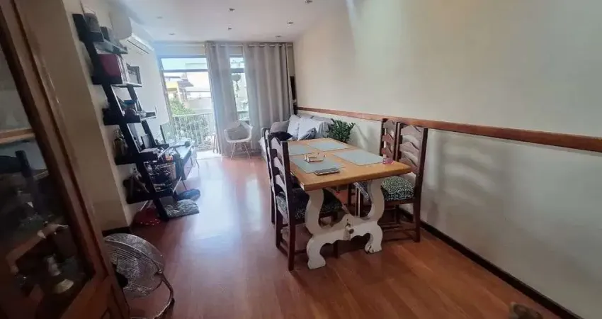 Vila da penha, amplo apartamento a venda, 2 quartos, sala, cozinha e banheiro.