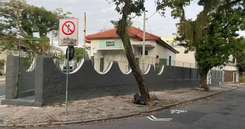 Oportunidade para negócio, Ampla casa comercial. 5 salas, banheiro. Localização.