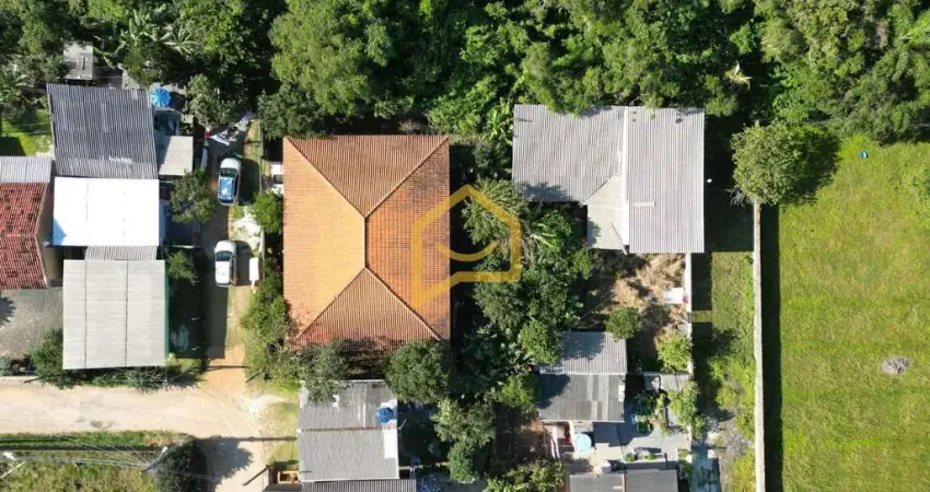 Casa no ribeirão da ilha, 2 dormitorios, 2 banheiros, 4 vagas de garagem  880m2