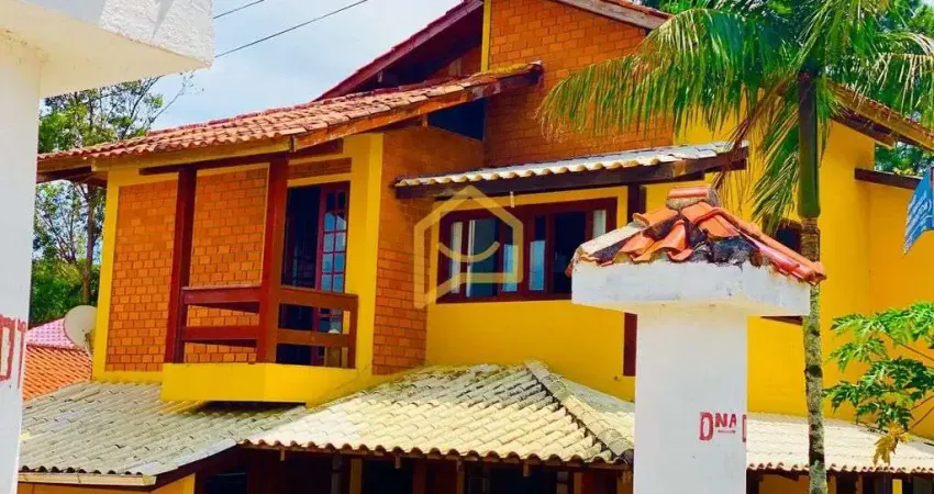 Casa no ribeirão da ilha 7 dormitorios, 4 banheiros, 2 vaga garagem e 300m2