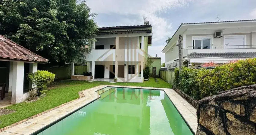 Casa em condomínio para locação em guarujá, jardim acapulco, 4 dormitórios, 2 suítes, 3 banheiros, 2 vagas