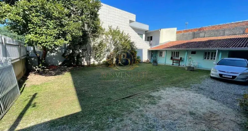 Muito bem localizada, 60 m² de área construída, terreno com 300m²,  em balneário camboriú - sc.