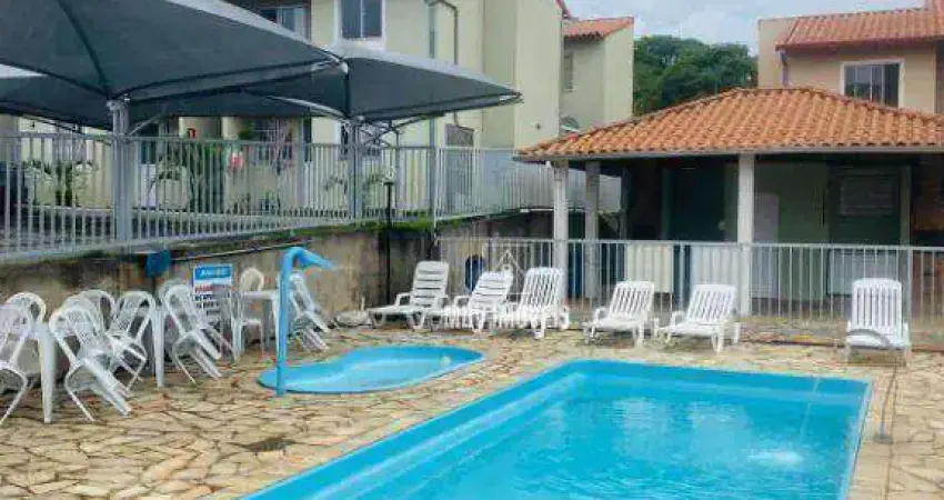 Casa em condomínio 2 quartos com piscina e varanda em Santa Luzia!