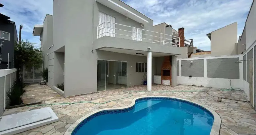 Casa com 3 Quartos e 4 banheiros para Alugar, 233 m² por R$ 8.500/Mês
