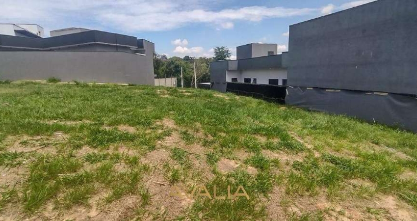 Lote diferenciado com saída para duas ruas no condomínio Jd. Laguna