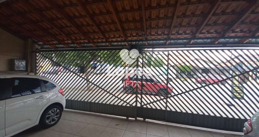 CASA COM 3 DORMITÓRIOS  E GARAGEM NA VILA INDUSTRIAL, SÃO JOSÉ DOS CAMPOS -SP