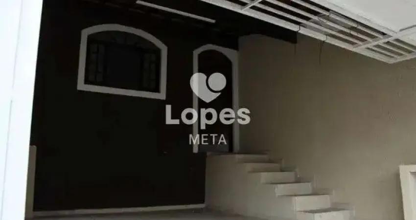 CASA À VENDA, JARDIM MOTORAMA EM SÃO JOSÉ DOS CAMPOS/SP