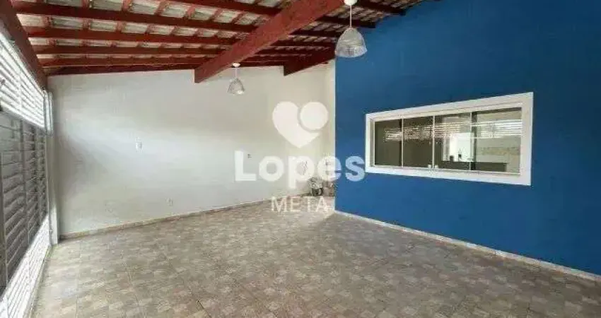 CASA Á VENDA NO CENTRO DE JACAREÍ, 3 DORMITORIOS, 2 VAGAS DE GARAGEM, JACAREÍ/SP