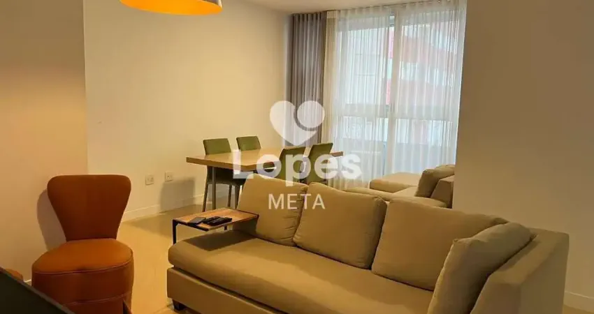 Apartamento Amplo com 4 Dormitórios e 2 Vagas no Edifício Di Varese