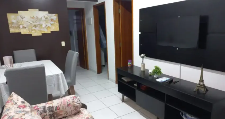 Ótima Casa Condomínio na Guilhermina com quintal privativo