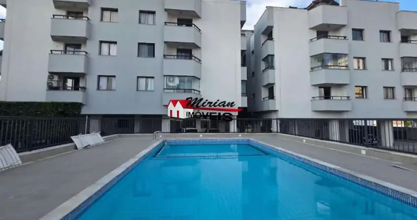 Apartamento à venda no centro da cidade: 3 quartos, 1 suíte, sala, 2 banheiros e garagem!