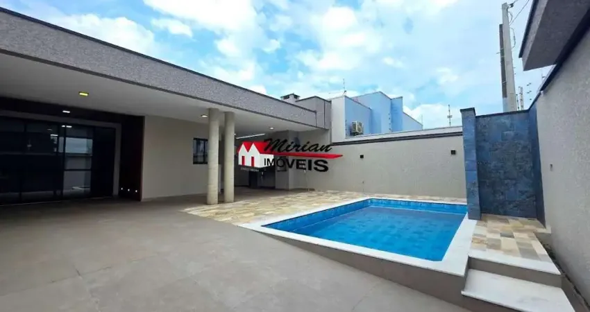 Casa terrea a venda em peruibe  3 suites amplas piscina excelente acabamento apenas 600 metros da praia